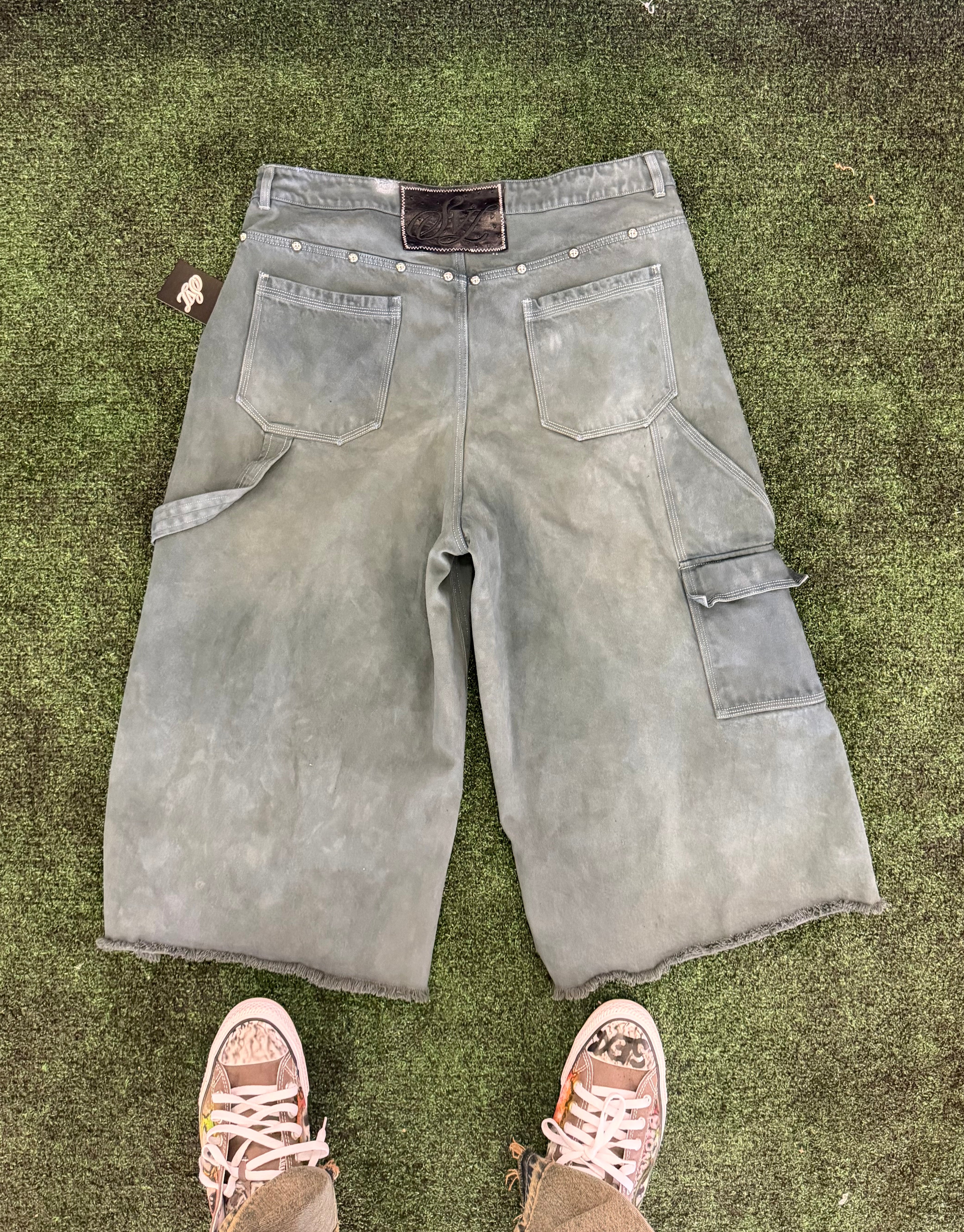 EXCLUSIVE BAGGY DENIM JORTS